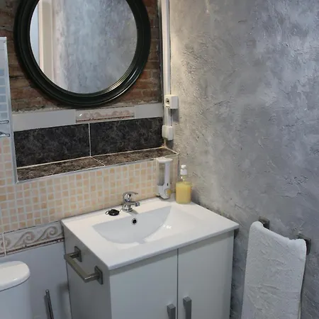 Appartement 3-story Gaudi Building With Montserrat Stone *