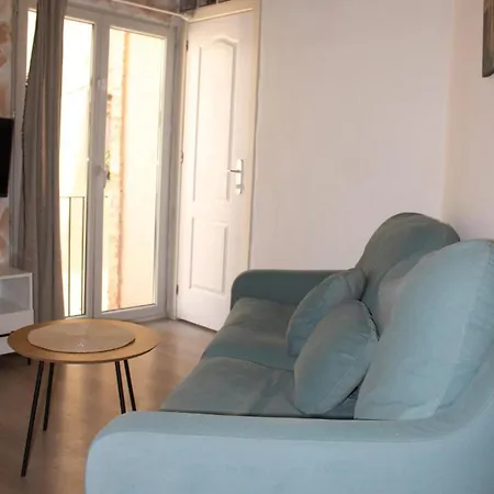 3-story Gaudi Building With Montserrat Stone Appartement Monistrol de Montserrat